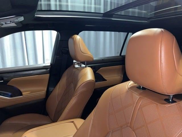 2022 Toyota Highlander Platinum