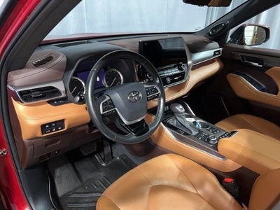 2022 Toyota Highlander Platinum